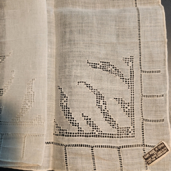 NWT Vintage Flame Drawn Work Vintage 11" Delicate Hanky - Picture 5 of 5